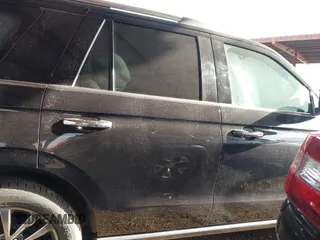 2020 Ford Expedition Limited with VIN 1FMJU1KT3LEA38847, listed as a IAAI auction lot 41356337 with 111,803 mi miles. Bid and sale history available at carsss.com. Image 13.
