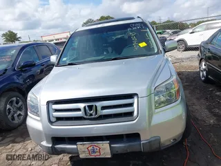 2008 Honda Pilot SE with VIN 5FNYF28338B030585, listed as a IAAI auction lot 40740293 with 210,626 mi miles. Bid and sale history available at carsss.com. Image 12.