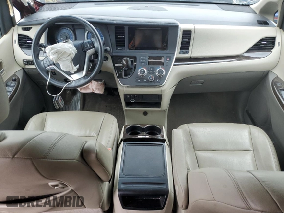 2017 Toyota Sienna XLE Auto Access Seat with VIN 5TDYZ3DC7HS891072, listed as a Copart auction lot 61480035 with 121,226 mi miles and Salvage title. Bid and sale history available at DreamBid. Image 8.