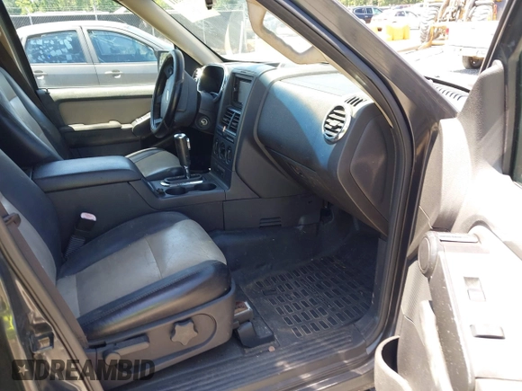 2007 Ford Explorer Sport Trac Limited z VIN 1FMEU33827UA39376, wystawiony jako IAAI lot #42317511 z przebiegiem 147 991 mil mil oraz . Historia ofert i sprzedaży dostępna na DreamBid. Obrazek 5.