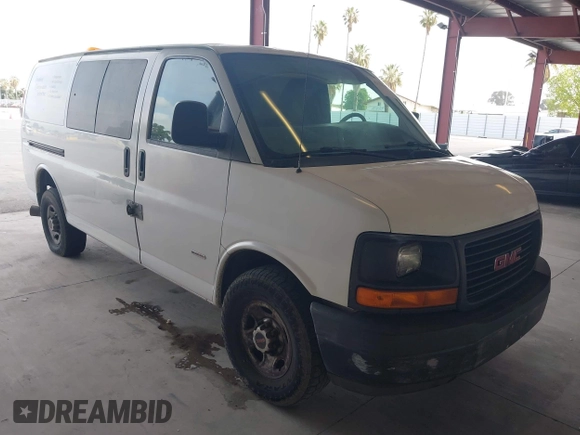 2008 GMC Savana Cargo with VIN 1GTGG256581108641, listed as a IAAI auction lot 42115868 with 178,251 mi miles. Bid and sale history available at carsss.com. Image 1.