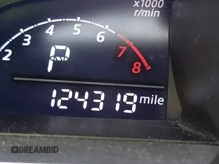 2015 Mazda 3 i Touring z VIN JM1BM1L73F1238360, wystawiony jako IAAI lot #42455285 z przebiegiem 124 319 mil mil oraz . Historia ofert i sprzedaży dostępna na DreamBid. Obrazek 16.