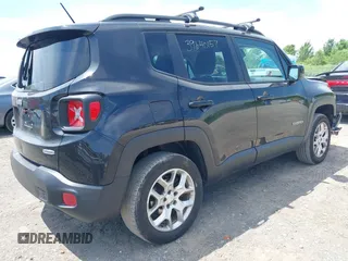 2015 Jeep Renegade Latitude with VIN ZACCJBBT2FPC27884, listed as a IAAI auction lot 39640157 with 136,632 mi miles. Bid and sale history available at carsss.com. Image 4.
