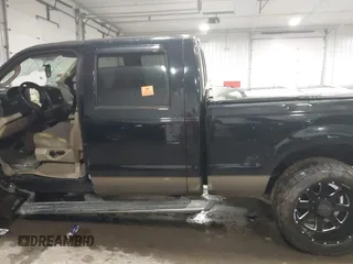 2006 Ford F-250 XL z VIN 1FTSW21P96ED33324, wystawiony jako IAAI lot #41943179 z przebiegiem Nie podano mil oraz . Historia ofert i sprzedaży dostępna na DreamBid. Obrazek 14.