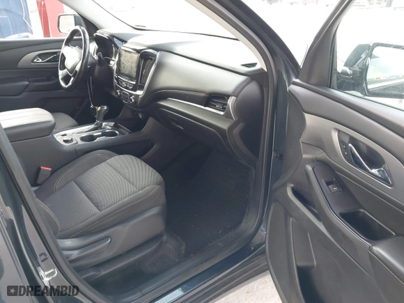 2018 Chevrolet Traverse LT Cloth with VIN 1GNERGKW3JJ275967, listed as a IAAI auction lot 41307855 with 136,207 mi miles. Bid and sale history available at carsss.com. Image 5.
