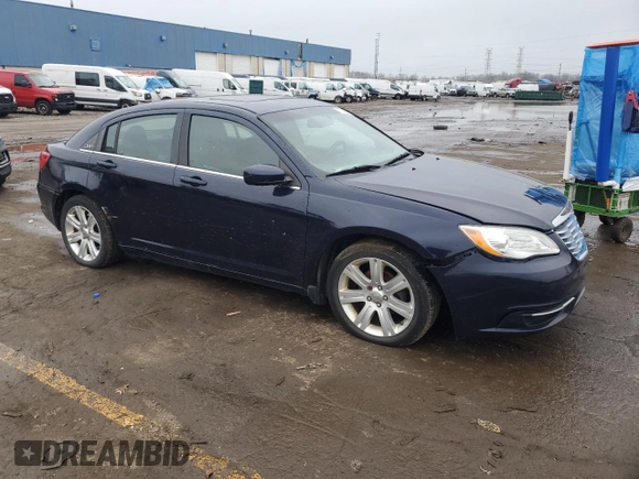2014 Chrysler 200 Touring z VIN 1C3CCBBB1EN118975, wystawiony jako Copart lot #87133664 z przebiegiem 140 265 mil mil oraz Tytuł czysty. Historia ofert i sprzedaży dostępna na DreamBid. Obrazek 4.