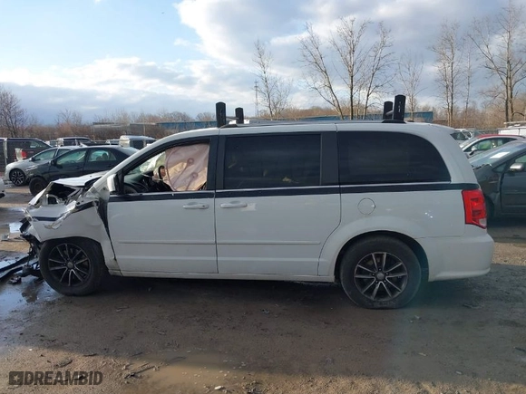 2017 Dodge Grand Caravan SXT with VIN 2C4RDGCG2HR818425, listed as a IAAI auction lot 41837757 with 175,201 mi miles. Bid and sale history available at carsss.com. Image 14.