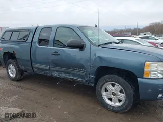2010 Chevrolet Silverado 1500 LT with VIN 1GCSKSE37AZ193956, listed as a IAAI auction lot 41737357 with 127,762 mi miles. Bid and sale history available at carsss.com. Image 13.