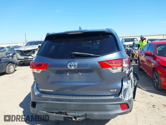 2017 Toyota Highlander XLE with VIN 5TDKZRFH2HS526283, listed as a IAAI auction lot 41669159 with 122,112 mi miles and . Bid and sale history available at DreamBid. Image 16.