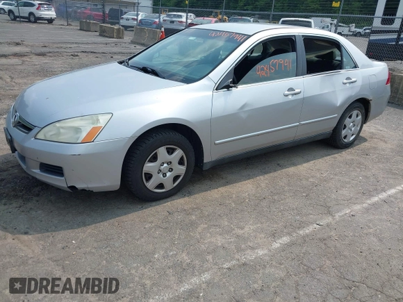 2007 Honda Accord LX z VIN 1HGCM564X7A169294, wystawiony jako IAAI lot #42457941 z przebiegiem 256 692 mil mil oraz . Historia ofert i sprzedaży dostępna na DreamBid. Obrazek 19.