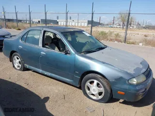 1994 Nissan Altima XE with VIN 1N4BU31D7RC140404, listed as a IAAI auction lot 41934492 with 160,073 mi miles. Bid and sale history available at carsss.com. Image 1.
