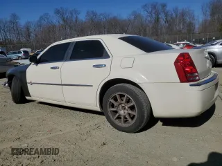 2008 Chrysler 300 C Hemi z VIN 2C3LA63H08H207403, wystawiony jako Copart lot #46221455 z przebiegiem Nie podano mil oraz Szkoda całkowita • Salvage title. Historia ofert i sprzedaży dostępna na DreamBid. Obrazek 2.