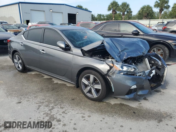 2020 Nissan Altima SV z VIN 1N4BL4DV5LC277765, wystawiony jako Copart lot #52359605 z przebiegiem 101 210 mil mil oraz Nie do naprawy • Non repairable. Historia ofert i sprzedaży dostępna na DreamBid. Obrazek 4.