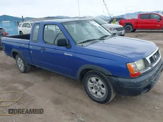 1998 Nissan Frontier XE z VIN 1N6DD26S9WC338897, wystawiony jako IAAI lot #41876900 z przebiegiem 141 881 mil mil oraz . Historia ofert i sprzedaży dostępna na DreamBid. Obrazek 1.