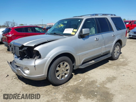 2004 Lincoln Navigator Luxury z VIN 5LMFU27R34LJ05952, wystawiony jako IAAI lot #41853172 z przebiegiem 268 889 mil mil oraz . Historia ofert i sprzedaży dostępna na DreamBid. Obrazek 2.