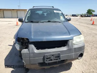 2005 Ford Escape XLS Value with VIN 1FMYU02Z75KB20193, listed as a Copart auction lot 52898665 with 121,166 mi miles and Salvage Title. Bid and sale history available at carsss.com. Image 5.