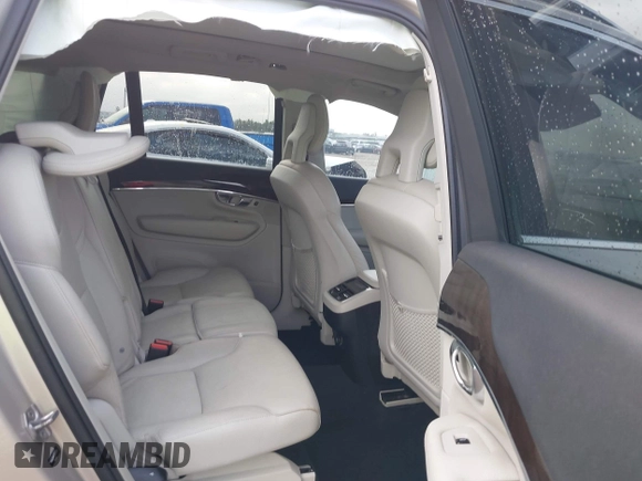 2016 Volvo XC90 T6 Momentum with VIN YV4A22PK7G1078794, listed as a IAAI auction lot 41874698 with 120,256 mi miles. Bid and sale history available at carsss.com. Image 8.