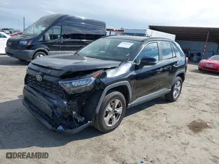 2020 Toyota RAV4 XLE with VIN 2T3P1RFV6LC088914, listed as a IAAI auction lot 41703245 with 124,378 mi miles. Bid and sale history available at carsss.com. Image 17.