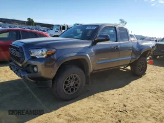 2017 Toyota Tacoma SR5 z VIN 5TFRZ5CNXHX051929, wystawiony jako Copart lot #81336264 z przebiegiem 99 935 mil mil oraz Szkoda całkowita • Salvage title. Historia ofert i sprzedaży dostępna na DreamBid. Obrazek 1.