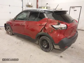 2018 Nissan Kicks SR with VIN 3N1CP5CU7JL528422, listed as a IAAI auction lot 41880440 with 107,182 mi miles. Bid and sale history available at carsss.com. Image 3.