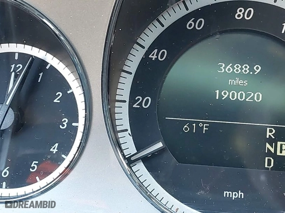 2011 Mercedes-Benz E-Class E 350 Luxury with VIN WDDHF5GB3BA399821, listed as a IAAI auction lot 41643214 with 190,020 mi miles. Bid and sale history available at carsss.com. Image 15.