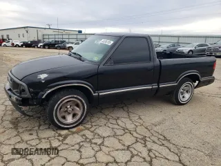 1996 Chevrolet S-10 with VIN 1GCCS1445T8191852, listed as a Copart auction lot 44595705 with 171,727 mi miles and Salvage Title. Bid and sale history available at DreamBid. Image 1.