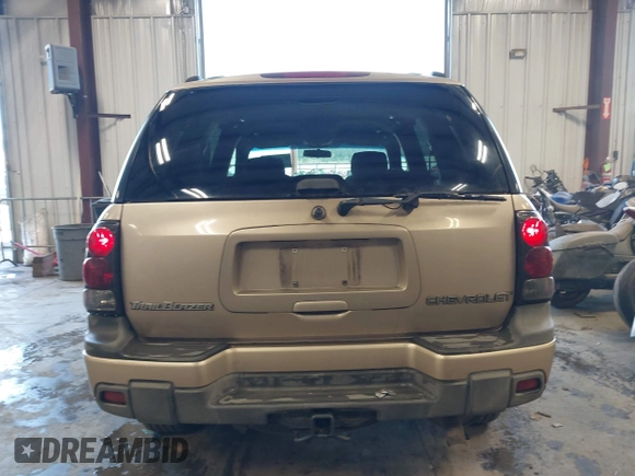 2004 Chevrolet TrailBlazer LS with VIN 1GNDT13S342194391, listed as a IAAI auction lot 42083394 with 215,125 mi miles and . Bid and sale history available at DreamBid. Image 16.