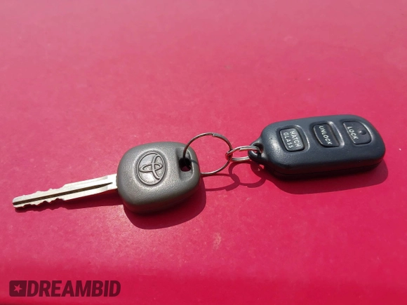 2006 Toyota Matrix STD with VIN 2T1KR32E06C560916, listed as a IAAI auction lot 42670577 with 215,702 mi miles and . Bid and sale history available at DreamBid. Image 11.