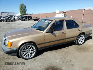 1986 Mercedes-Benz 300 with VIN WDBEA30D5GA179467, listed as a Copart auction lot 77548064 with 149,840 mi miles and Salvage Title. Bid and sale history available at carsss.com. Image 1.