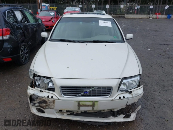 2005 Volvo S80 with VIN YV1TH592651401992, listed as a IAAI auction lot 41488954 with 83,461 mi miles. Bid and sale history available at carsss.com. Image 12.