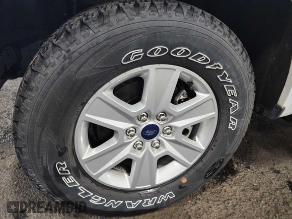 2020 Ford F-150 XL z VIN 1FTFX1E43LKD53512, wystawiony jako IAAI lot #42792761 z przebiegiem 46 026 mil mil oraz . Historia ofert i sprzedaży dostępna na DreamBid. Obrazek 24.