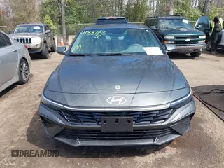 2025 Hyundai Elantra SE z VIN KMHLL4DG0SU855615, wystawiony jako IAAI lot #41887162 z przebiegiem 24 180 mil mil oraz . Historia ofert i sprzedaży dostępna na DreamBid. Obrazek 12.