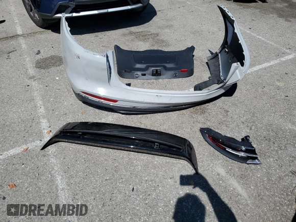 2018 Porsche Panamera z VIN WP0CF2A73JL195353, wystawiony jako Copart lot #49626684 z przebiegiem 18 514 mil mil oraz Szkoda całkowita • Salvage title. Historia ofert i sprzedaży dostępna na DreamBid. Obrazek 12.