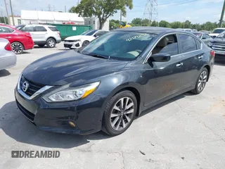 2017 Nissan Altima SR z VIN 1N4AL3AP6HC221871, wystawiony jako IAAI lot #42171292 z przebiegiem 59 608 mil mil oraz . Historia ofert i sprzedaży dostępna na DreamBid. Obrazek 2.