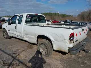 2006 Ford Super Duty F-250 XL with VIN 1FTSX20P36EB65212, listed as a IAAI auction lot 41499793 with 207,900 mi miles. Bid and sale history available at carsss.com. Image 3.