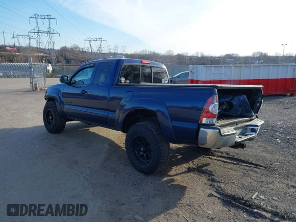 2008 Toyota Tacoma with VIN 5TEUU42N68Z533231, listed as a IAAI auction lot 41588789 with 114,423 mi miles and . Bid and sale history available at DreamBid. Image 3.