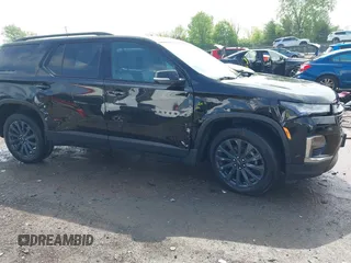 2023 Chevrolet Traverse RS z VIN 1GNEVJKWXPJ290497, wystawiony jako IAAI lot #42200665 z przebiegiem 50 140 mil mil oraz . Historia ofert i sprzedaży dostępna na DreamBid. Obrazek 6.