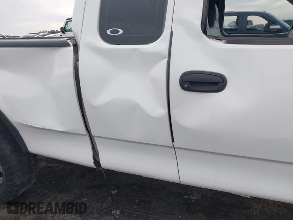 1999 Ford F-250 with VIN 1FTPX28LXXNB37027, listed as a IAAI auction lot 41410236 with 207,930 mi miles and . Bid and sale history available at DreamBid. Image 18.