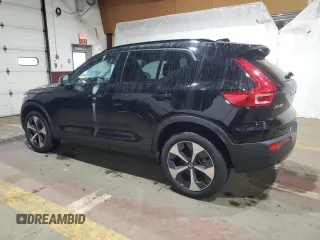 2023 Volvo XC40 Ultimate Dark Theme z VIN YV4L12UX3P2952998, wystawiony jako Copart lot #52724585 z przebiegiem 5578 mil mil oraz Tytuł czysty. Historia ofert i sprzedaży dostępna na DreamBid. Obrazek 2.