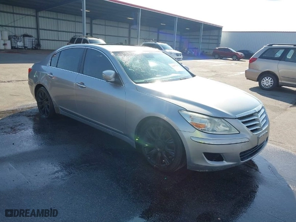 2009 Hyundai Genesis with VIN KMHGC46E99U025626, listed as a IAAI auction lot 41507799 with 182,919 mi miles. Bid and sale history available at carsss.com. Image 1.