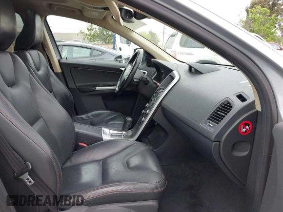 2010 Volvo XC60 3.2L with VIN YV4960DL5A2106408, listed as a IAAI auction lot 42047320 with 179,847 mi miles. Bid and sale history available at carsss.com. Image 5.