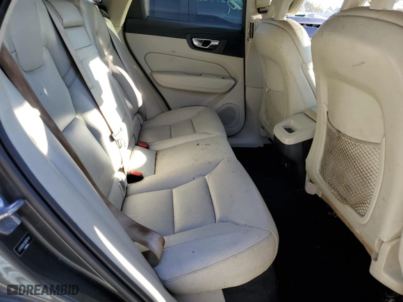 2018 Volvo XC60 Momentum with VIN LYV102RK0JB087441, listed as a Copart auction lot 89155525 with 143,517 mi miles and Clean Title. Bid and sale history available at carsss.com. Image 11.