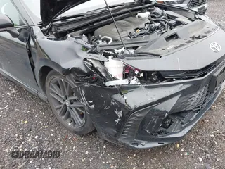 2025 Toyota Camry LE z VIN 4T1DBADK7SU513802, wystawiony jako IAAI lot #42259217 z przebiegiem 27 379 mil mil oraz . Historia ofert i sprzedaży dostępna na DreamBid. Obrazek 17.