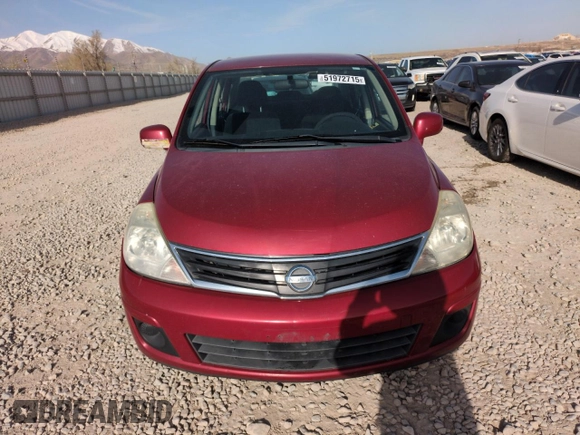 2010 Nissan Versa S z VIN 3N1BC1APXAL439022, wystawiony jako Copart lot #51972715 z przebiegiem 176 841 mil mil oraz Szkoda całkowita • Salvage title. Historia ofert i sprzedaży dostępna na DreamBid. Obrazek 5.