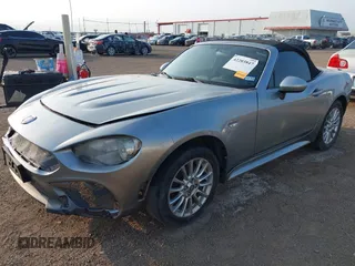 2017 FIAT 124 Spider Lusso z VIN JC1NFAEK5H0101807, wystawiony jako IAAI lot #42203847 z przebiegiem Nie podano mil oraz . Historia ofert i sprzedaży dostępna na DreamBid. Obrazek 2.