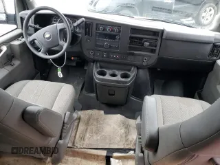 2020 Chevrolet Express Passenger LT z VIN 1GAZGPFG5L1169356, wystawiony jako Copart lot #44124655 z przebiegiem 33 599 mil mil oraz Szkoda całkowita • Salvage title. Historia ofert i sprzedaży dostępna na DreamBid. Obrazek 8.