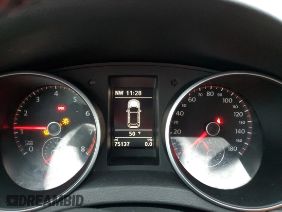 2013 Volkswagen GTI с VIN WVWGD7AJ3DW141277, выставлен на аукционе Copart как лот 51529385 с пробегом 75 137 миль миль и Списание • Salvage title. История ставок и продаж доступна на DreamBid. Изображение 9.