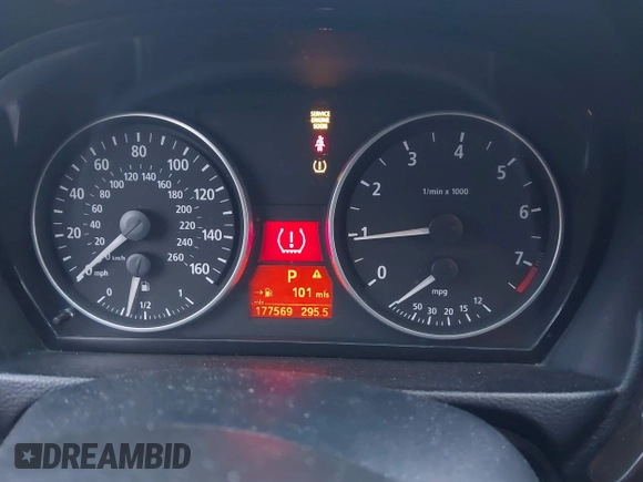 2006 BMW 3 Series 325xi with VIN WBAVD13556KV13312, listed as a IAAI auction lot 41781117 with 177,569 mi miles. Bid and sale history available at carsss.com. Image 7.