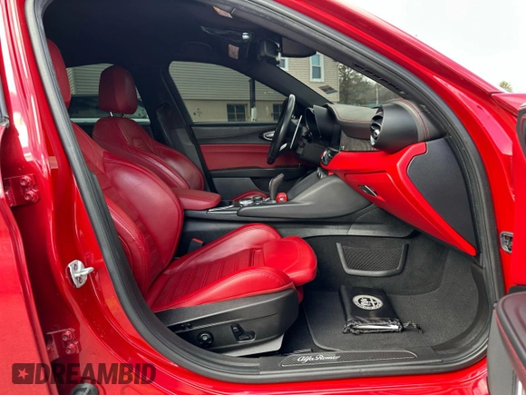 2020 Alfa Romeo Giulia Ti Sport z VIN ZARFAMBN7L7626380, wystawiony jako Copart lot #47583435 z przebiegiem 63 898 mil mil oraz Czysty tytuł • Clean title. Historia ofert i sprzedaży dostępna na DreamBid. Obrazek 6.