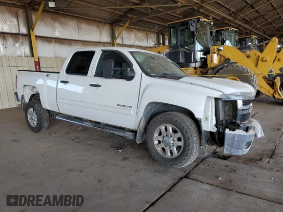 2013 Chevrolet Silverado 3500HD LT with VIN 1GC4K0C82DF236682, listed as a Copart auction lot 44564275 with 71,945 mi miles and Salvage Title. Bid and sale history available at carsss.com. Image 4.